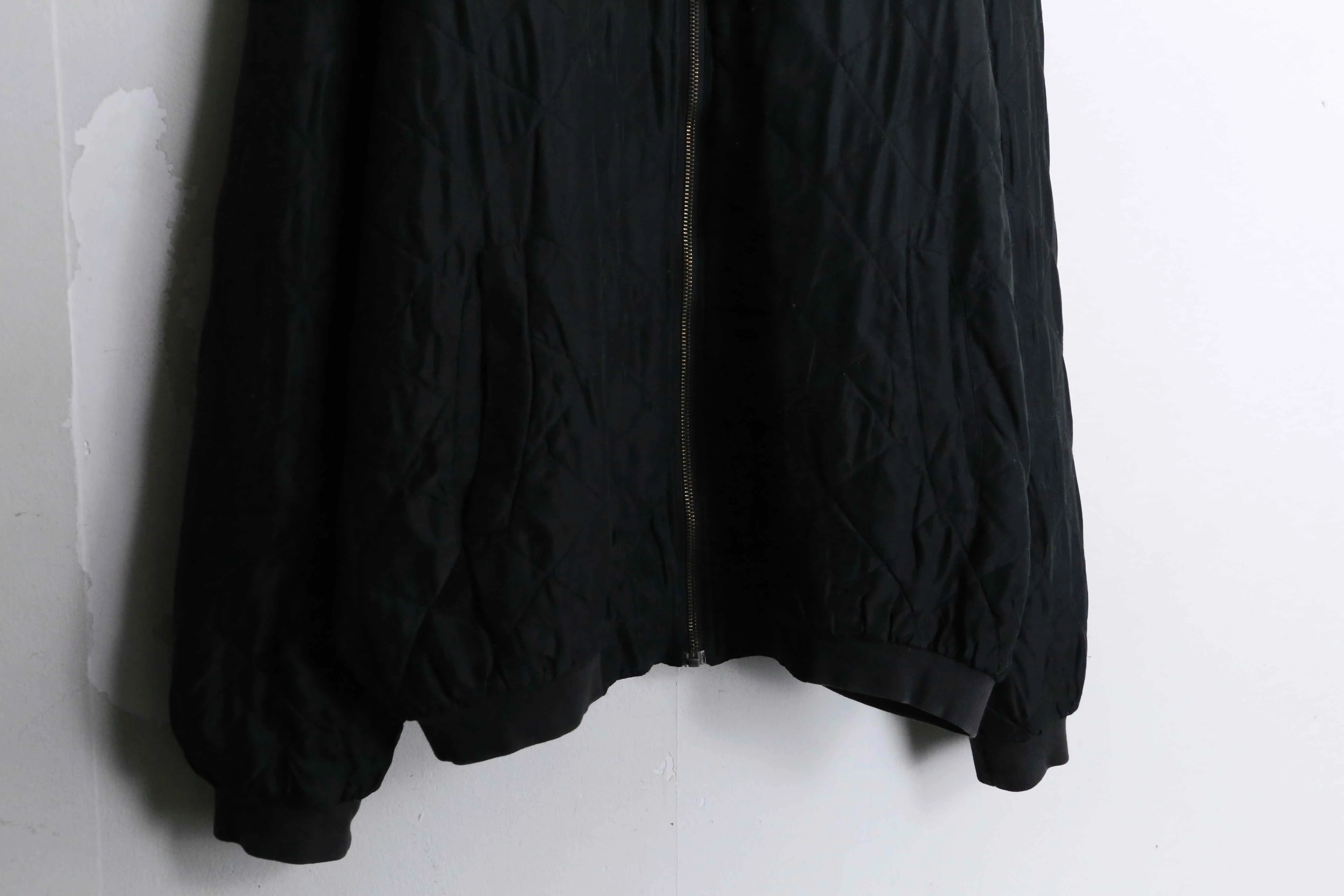 dark black light quilting silk blouson
